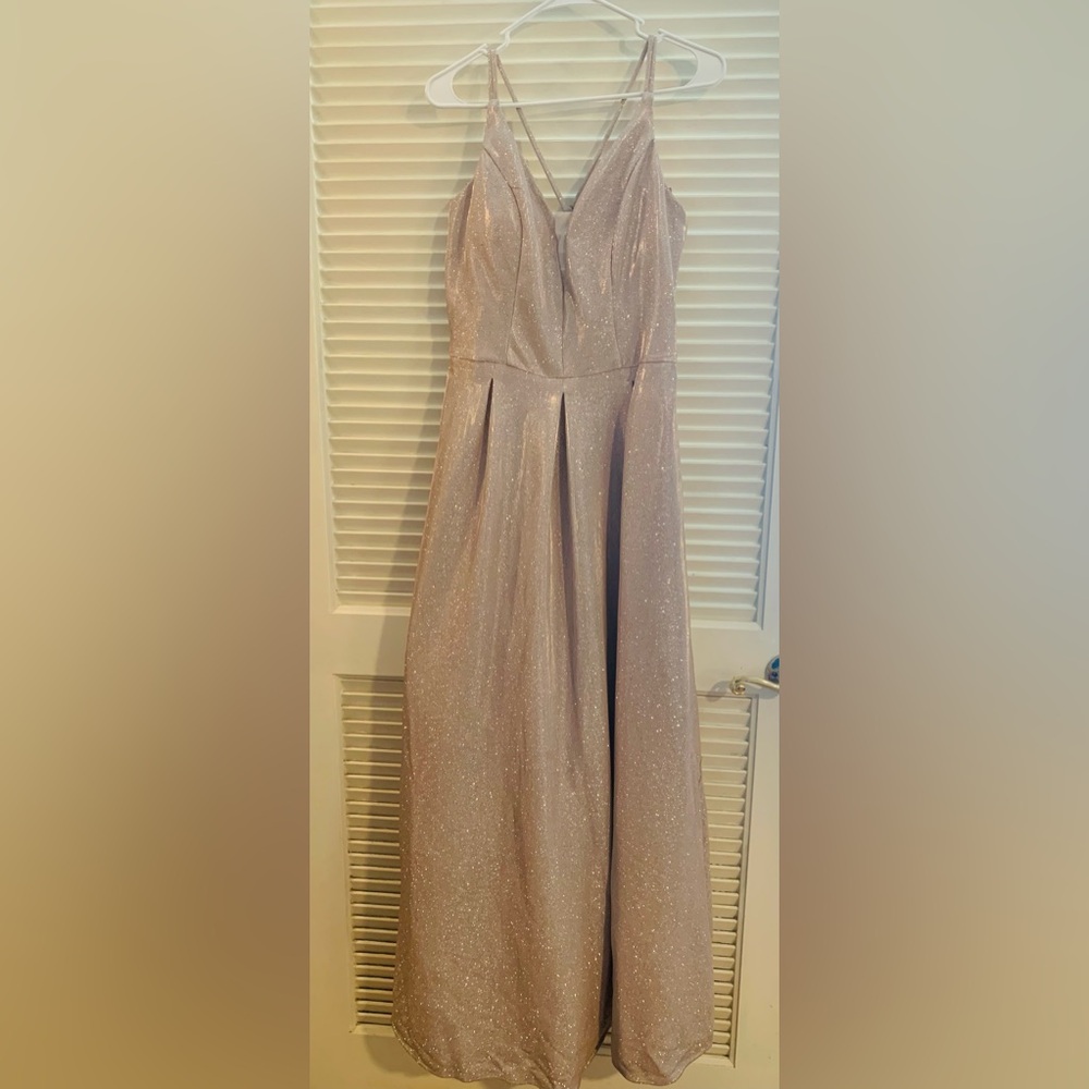 Beautiful formal gown with adjustable straps and pockets